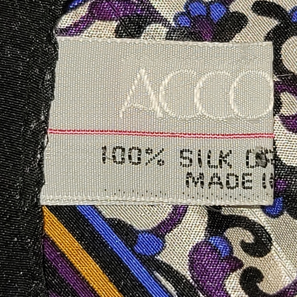 Accompli silk scarf - Picture 4 of 5